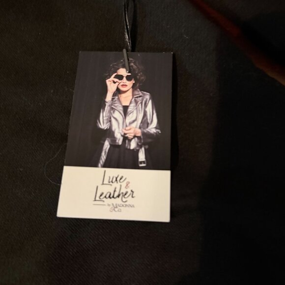 Luxe & Leather By Madonna & Co. Black Sweatshirt With Bow Detail Women medium - Picture 2 of 8